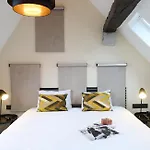 Les Tanneurs Hotel