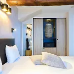 Hotel Les Tanneurs 4*