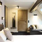 Hotel Les Tanneurs 4*