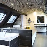 Les Tanneurs Hotel