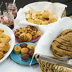 Les Tanneurs 4* Namen