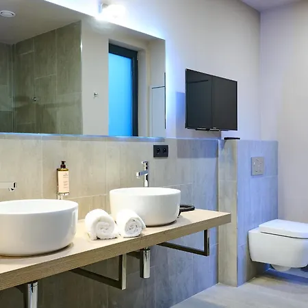 Les Tanneurs 4* نامور