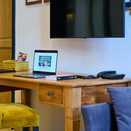 Les Tanneurs Отель