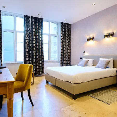 Les Tanneurs Отель 4*