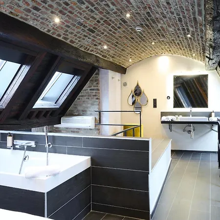 Les Tanneurs فندق