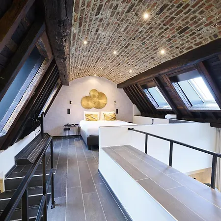 Les Tanneurs Отель 4*