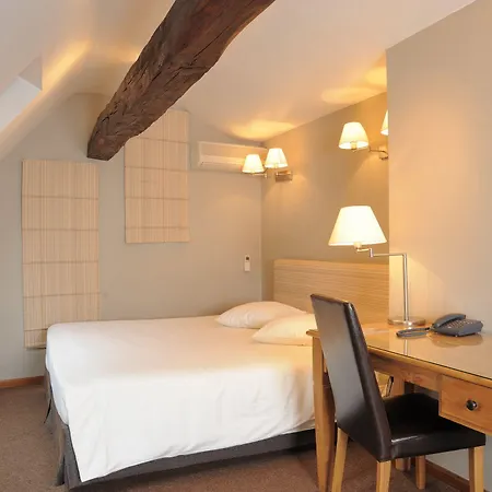 Les Tanneurs 4* نامور