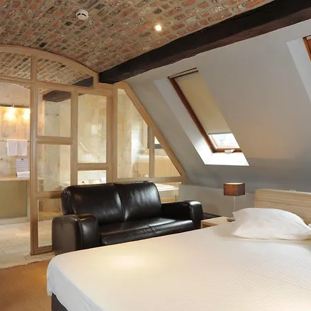 Les Tanneurs فندق نامور