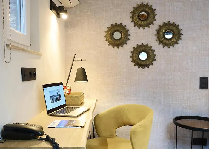 レ タヌール ホテル 4*