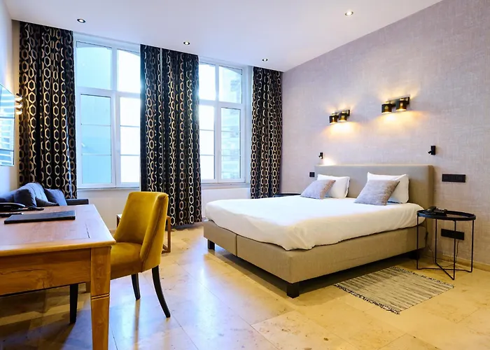 レ タヌール ホテル 4*